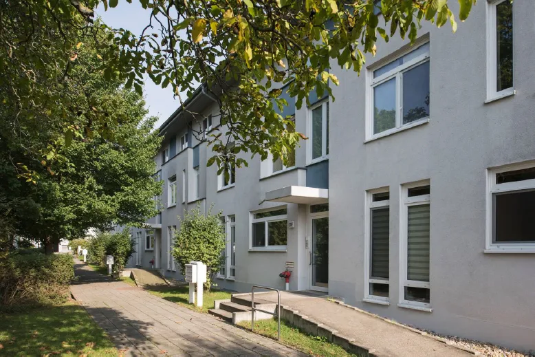 2-Zimmer-Wohnung in Lichtenberg: Ruhig und sonnig, mit Balkon — photo 1
